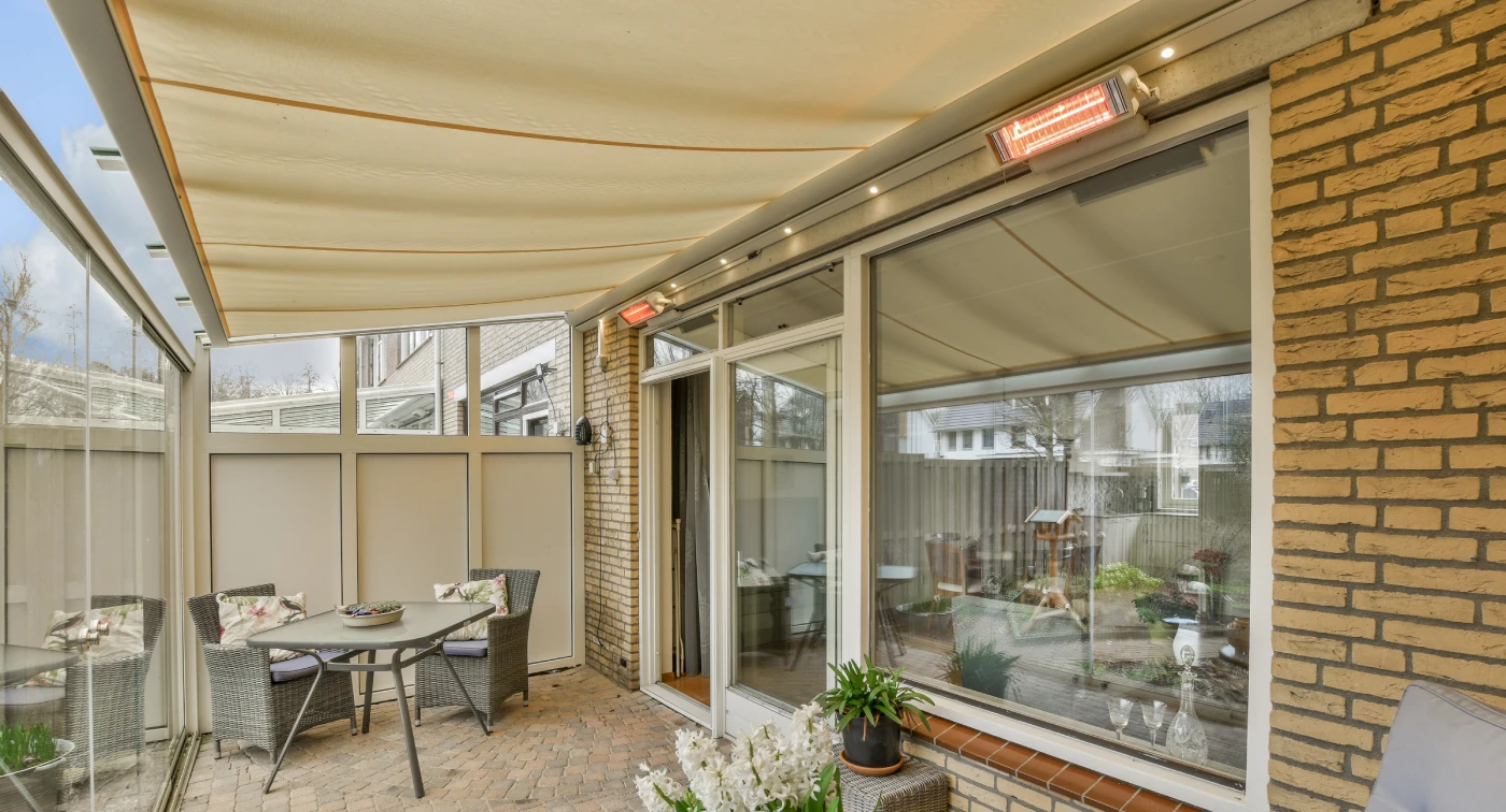 פרגולה חשמלית מאלומיניום